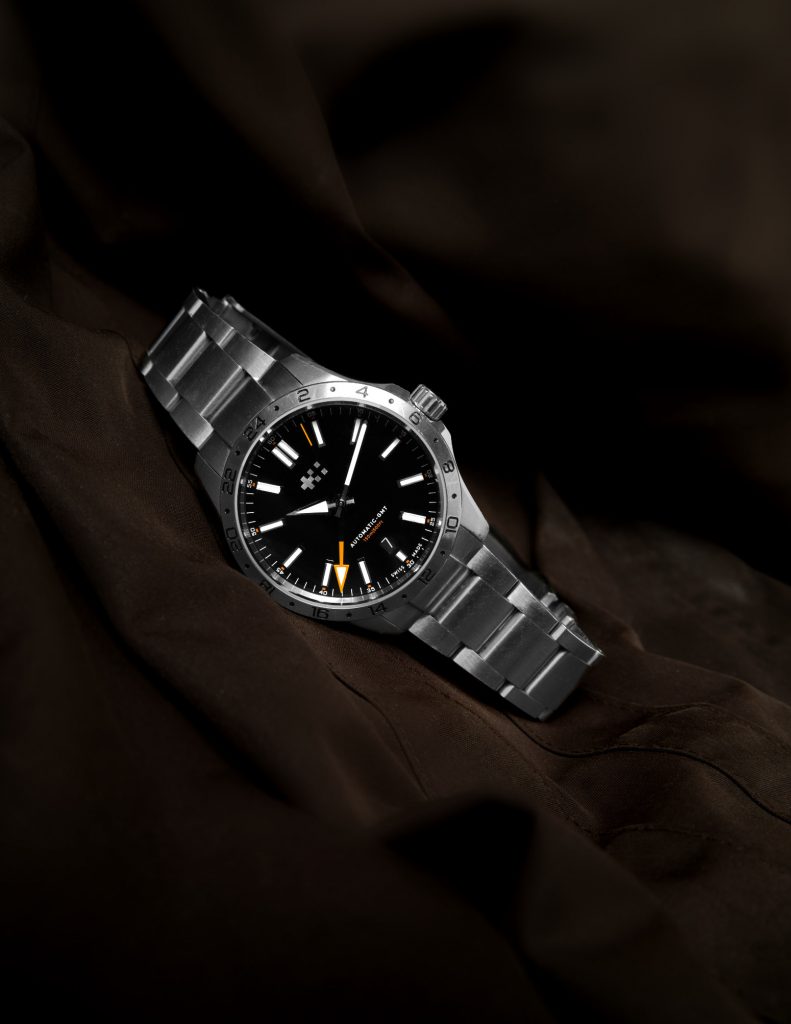 silver watch with bracelet photo